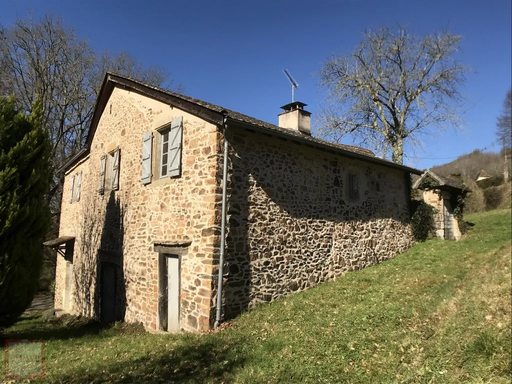 MAISON GRANGE FOUR A PAIN DEPENDANCE