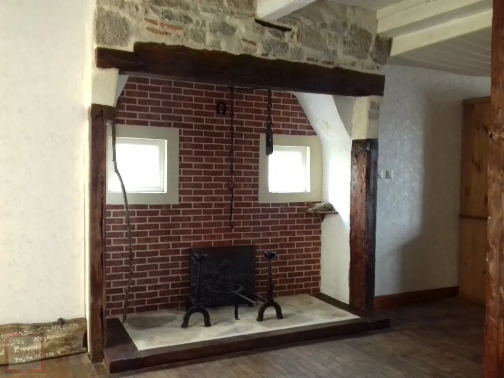 MAISON DE VILLAGE TOUS COMMERCES