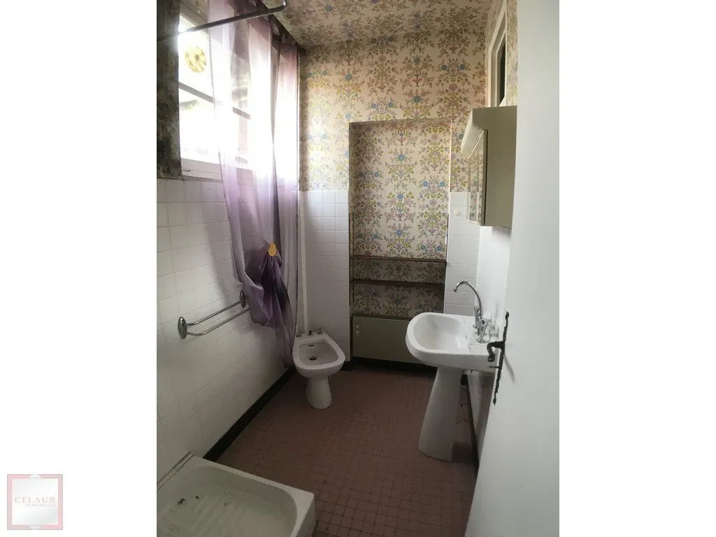 MAISON 2 APPARTEMENTS ET GARAGES