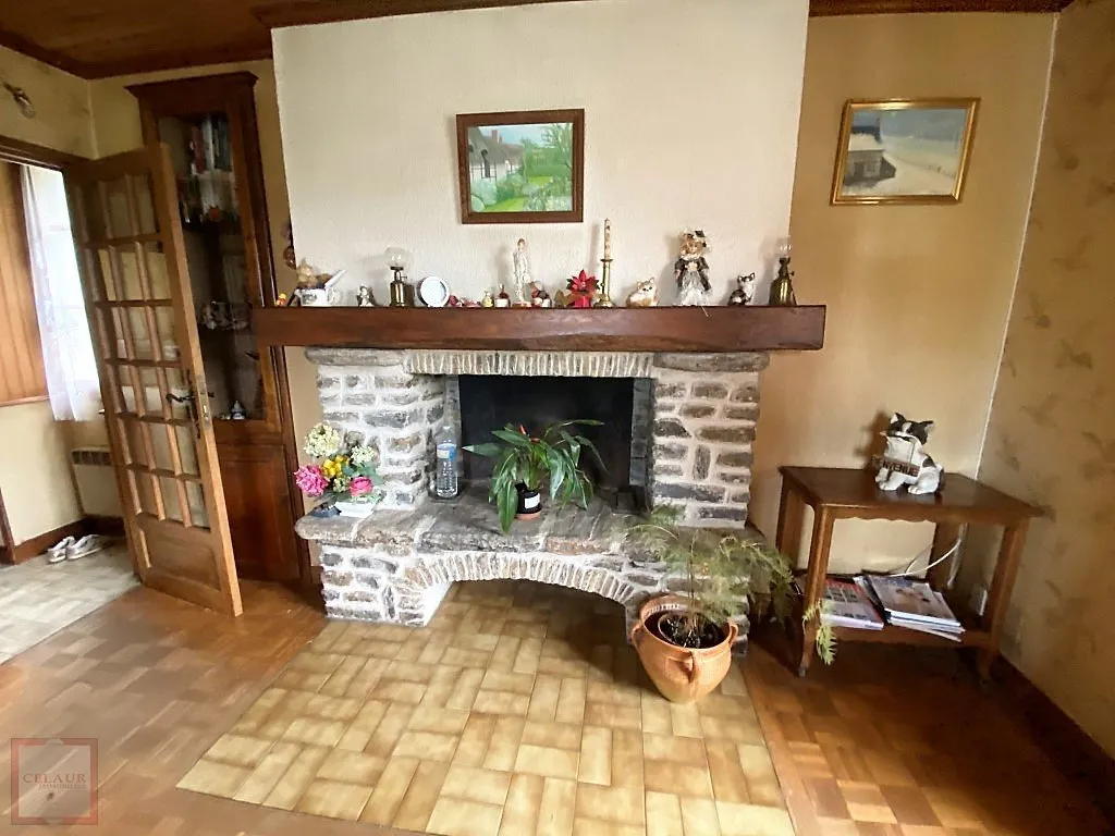 MAISON EN PIERRE AVEC 1600M&sup2; DE TERRAIN