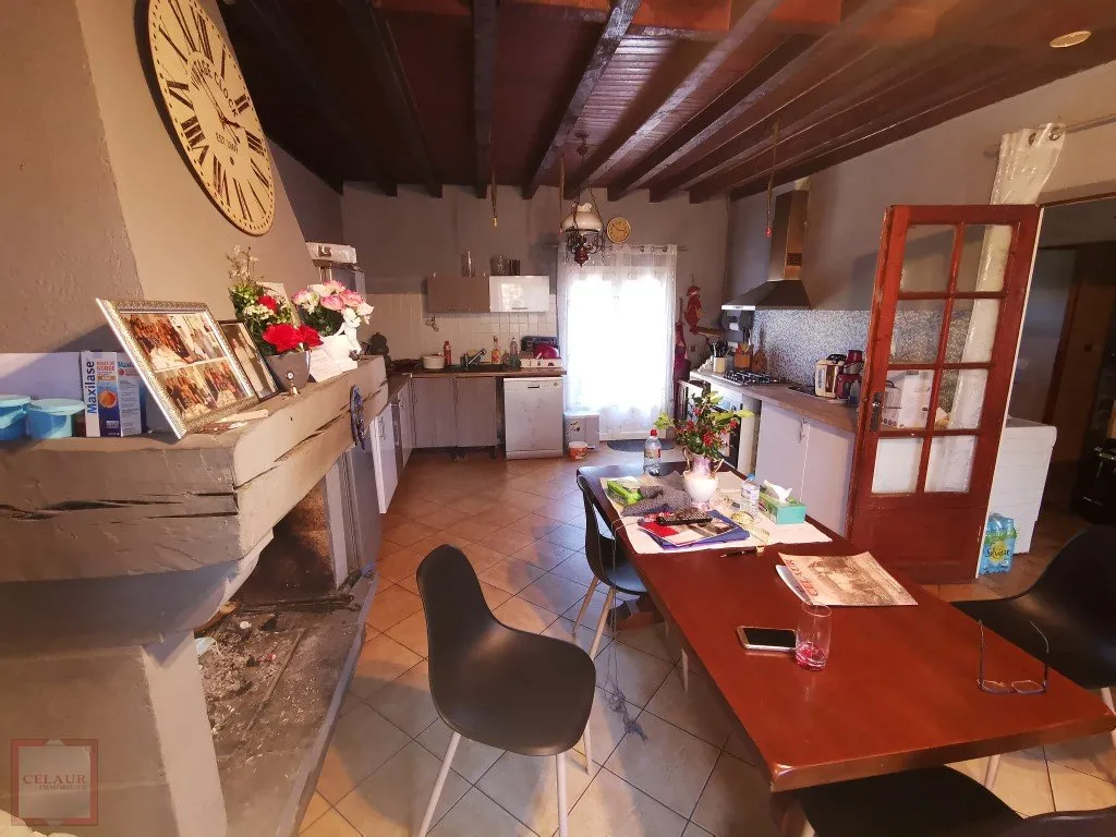 MAISON EN PIERRE ET SON FOUR A PAIN