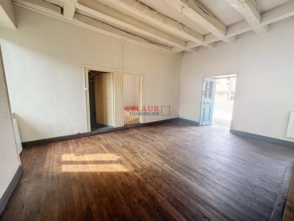 JOLIE MAISON DE BOURG A RENOVER