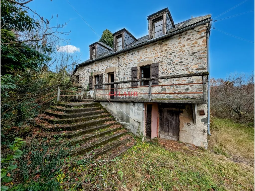 CORPS DE FERME SUR LES HAUTEURS