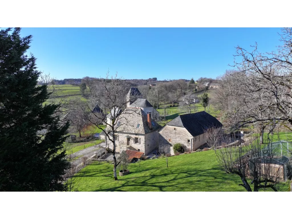 MAISON EN PIERRES RENOVEE