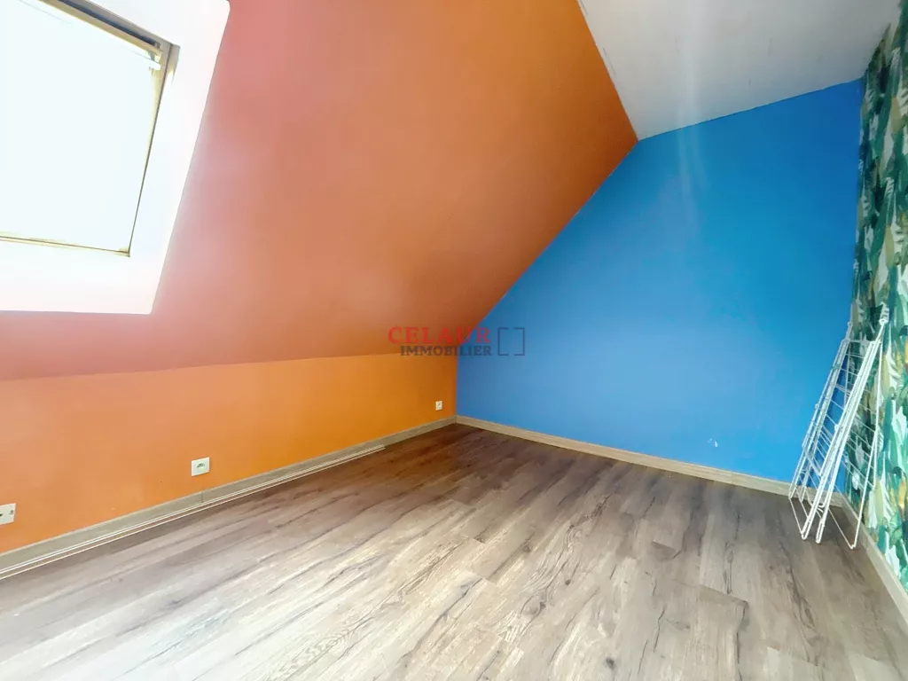 Maison de caract&egrave;re en pierre avec grange  et terrain