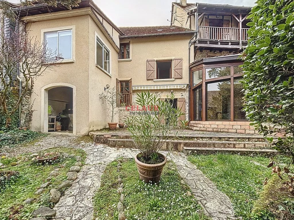 MAISON AVEC JARDIN VUE DORDOGNE
