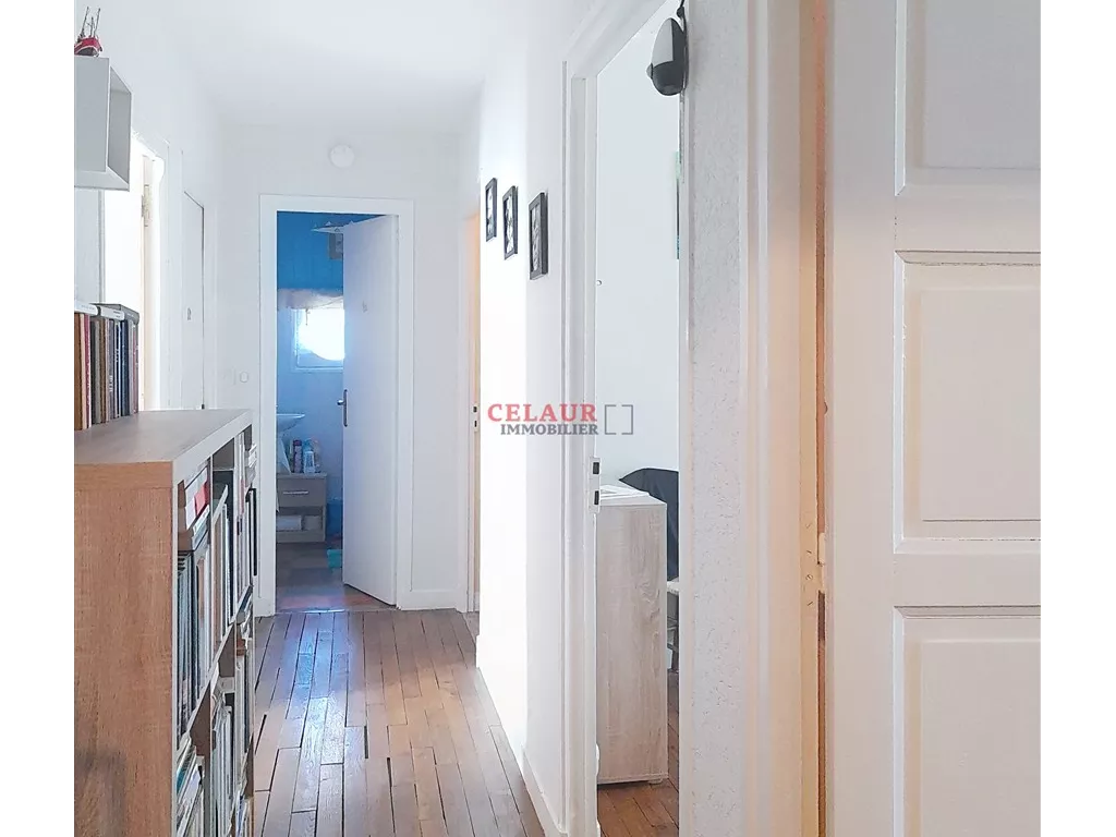 Maison familiale, de caract&egrave;re, avec jardin