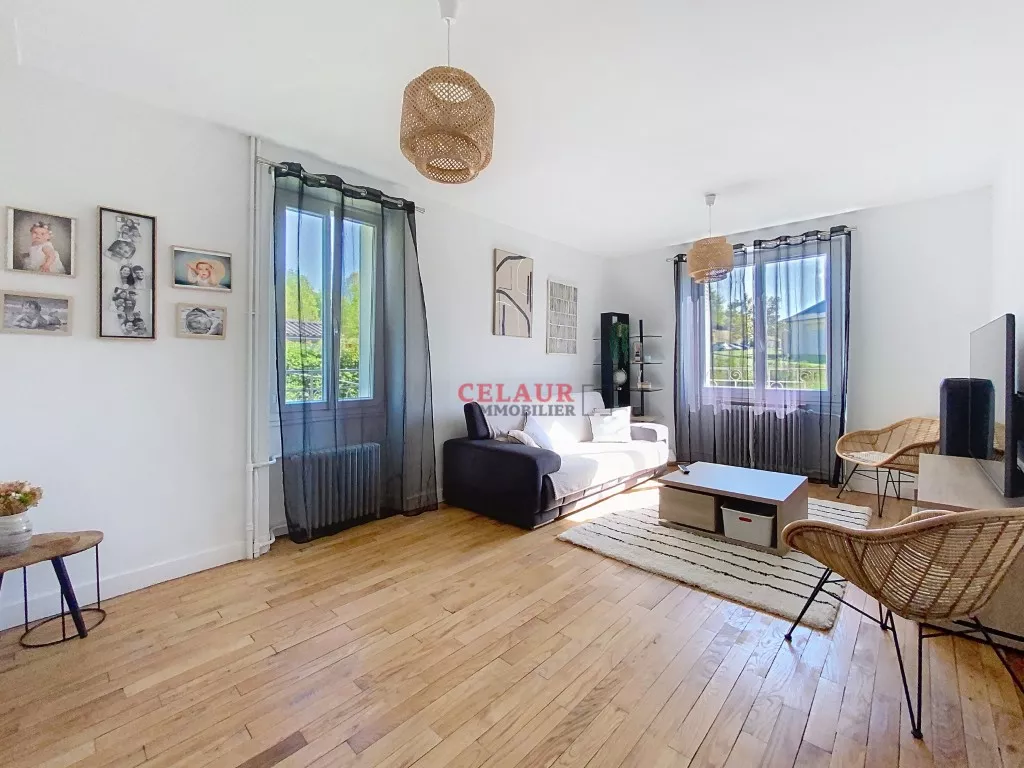 MAISON R&Eacute;NOV&Eacute;E AVEC PISCINE