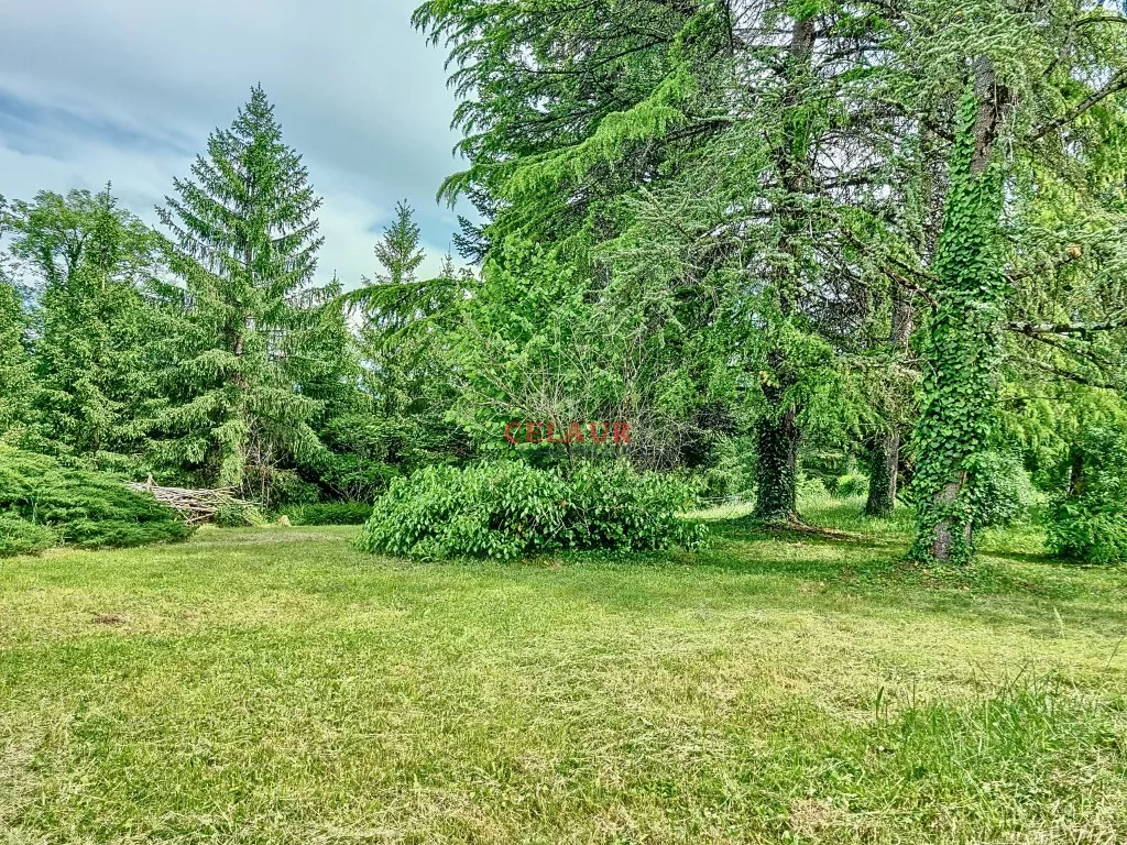 Villa en pierres s&egrave;ches avec vue panoramique .