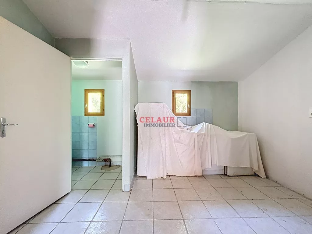 Maison pierre avec d&eacute;pendance et terrain