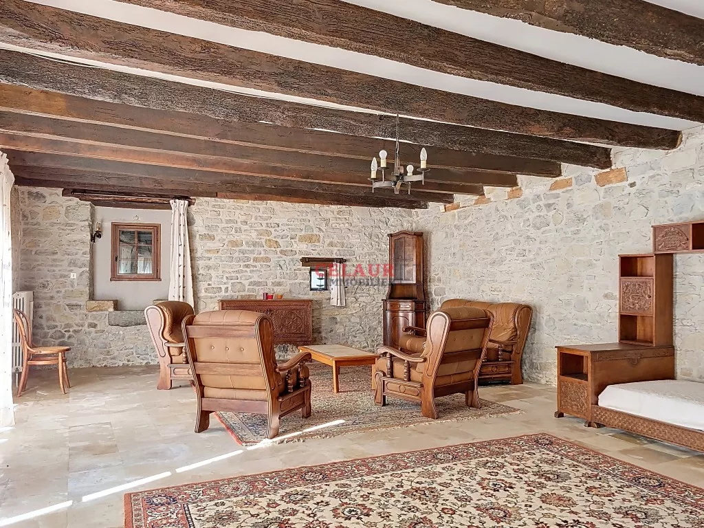 VASTE PROPRIETE EN PIERRE QUERCYNOISE