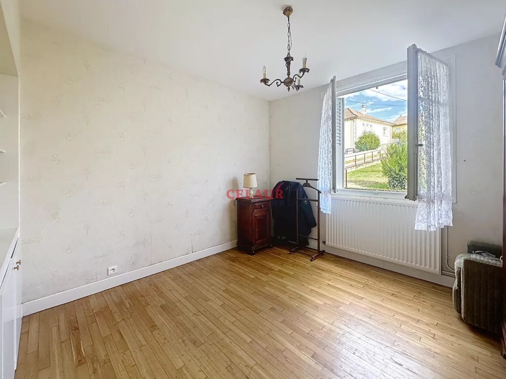 APPARTEMENT AVEC JARDIN