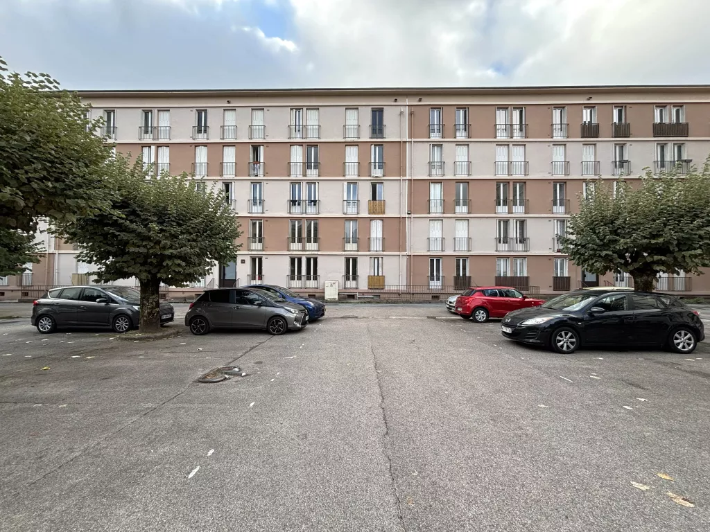 Appartement T3 lumineux &agrave; r&eacute;nover