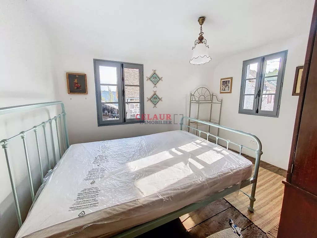 JOLIE MAISON DE VILLAGE A 10 MN DES COMMERCES