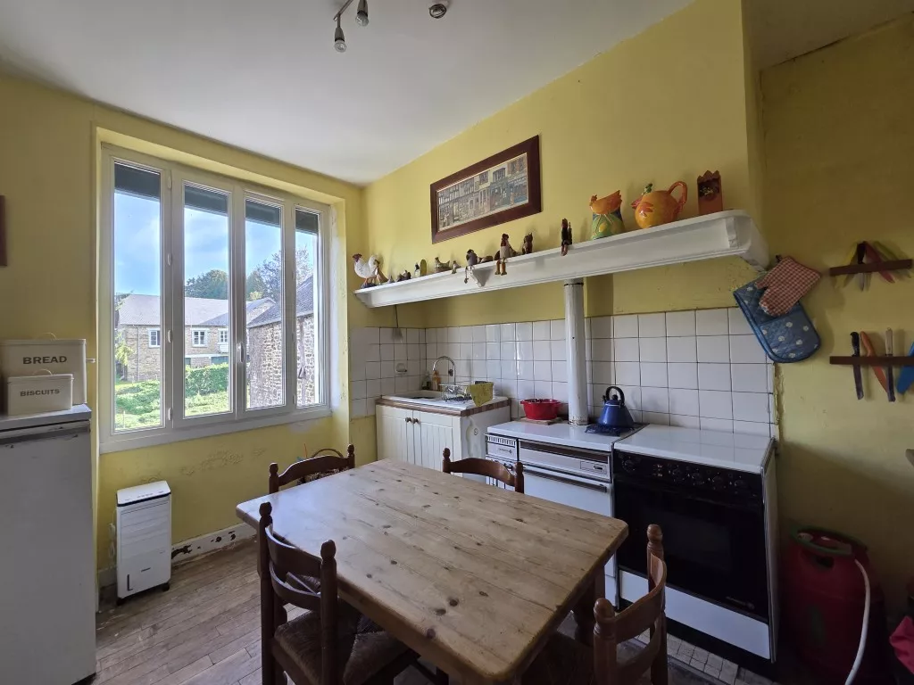 MAISON DE BOURG AVEC JARDIN