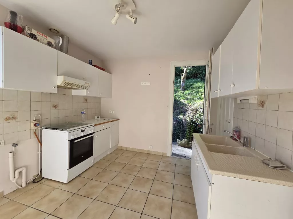 MAISON LUMINEUSE AVEC VUE