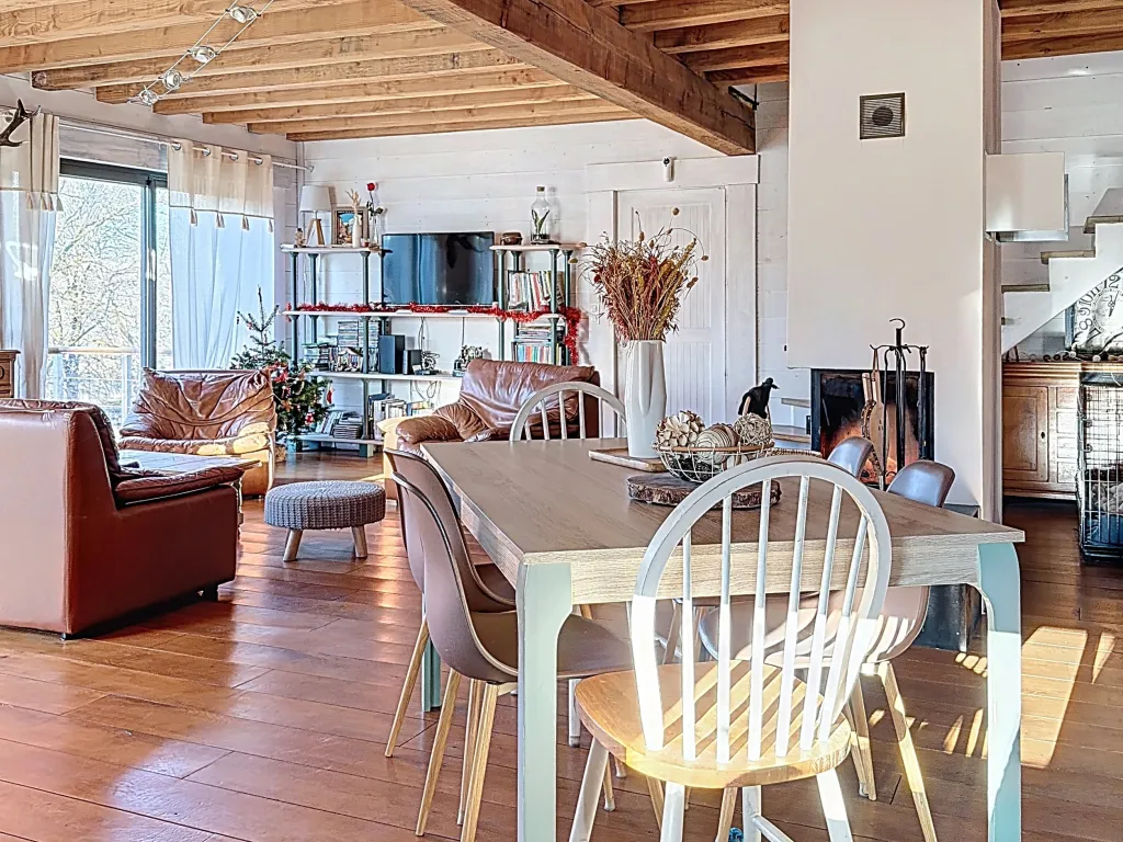 CHALET AU BORD DU LAC