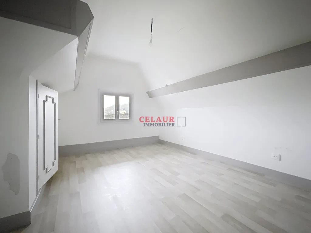 MAISON DE CARACT&Egrave;RE AVEC VUE