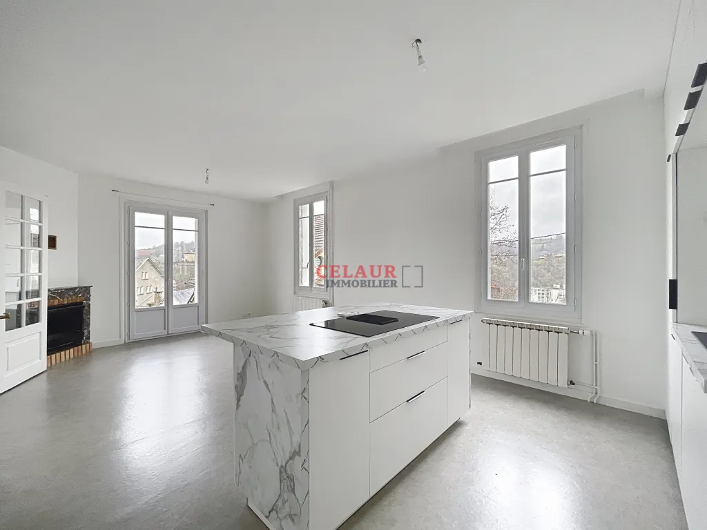 MAISON DE CARACT&Egrave;RE AVEC VUE