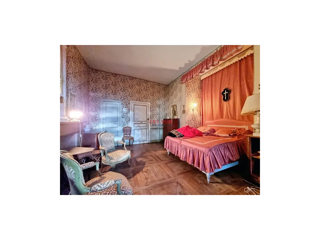 CHATEAU DU XVIIIEME SIECLE SECTEUR SAINT CERE