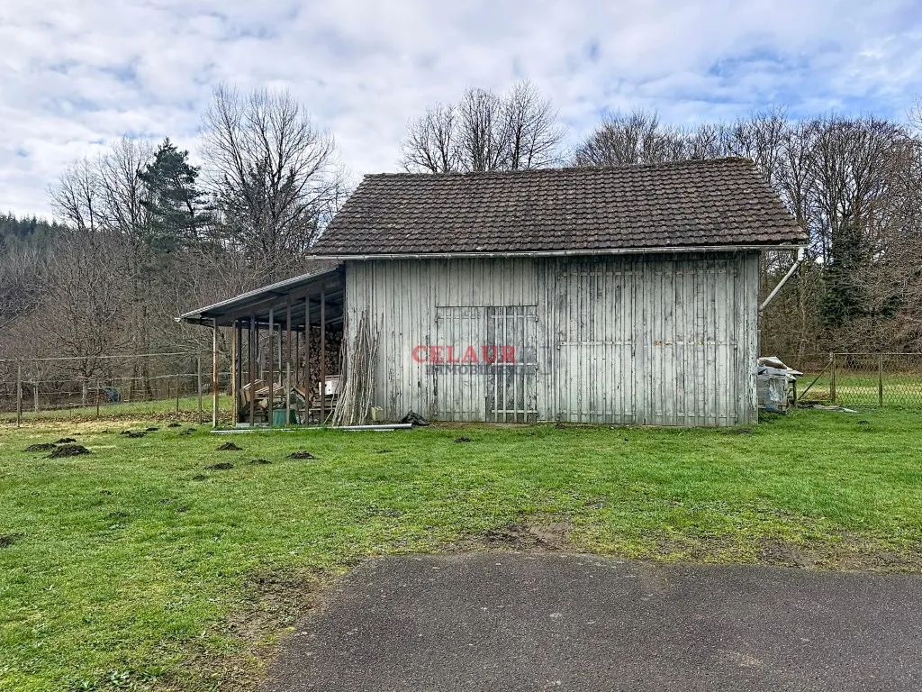 Maison familiale dans un environnement paisible