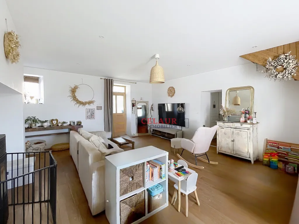 MAISON FAMILIALE R&Eacute;NOV&Eacute;E AVEC VUE