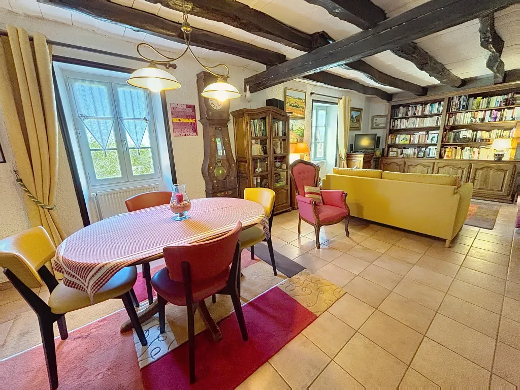 Maison en pierre avec vue