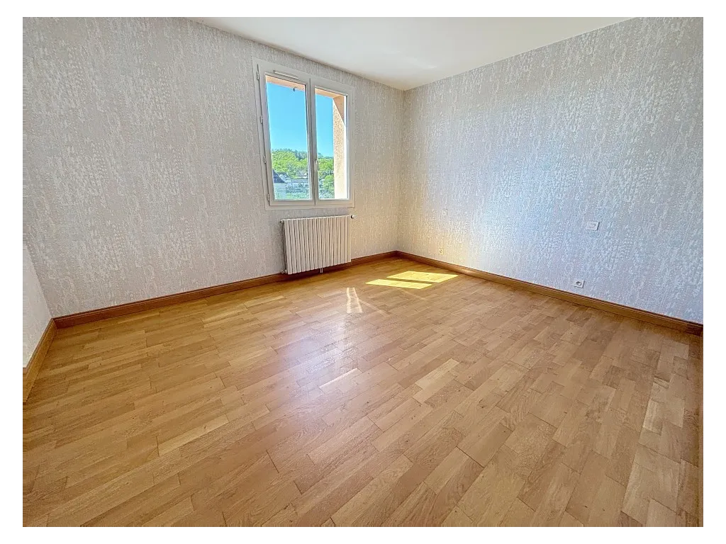 Maison proven&ccedil;ale proche bourg