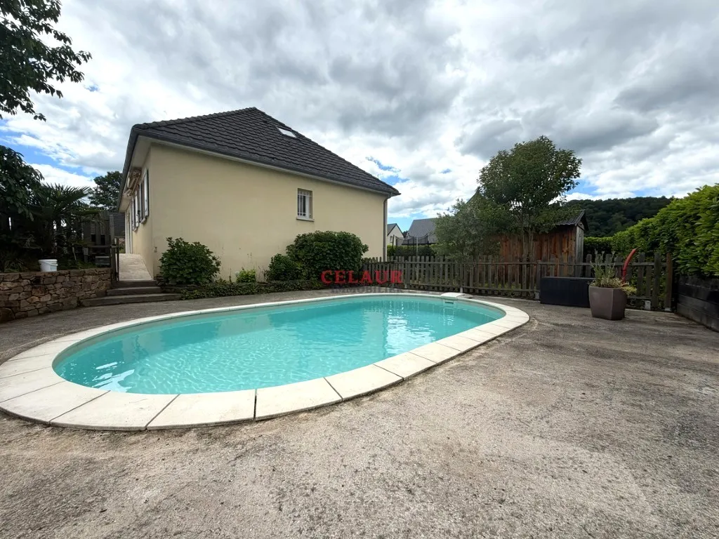 Pavillon proche du centre ville avec piscine