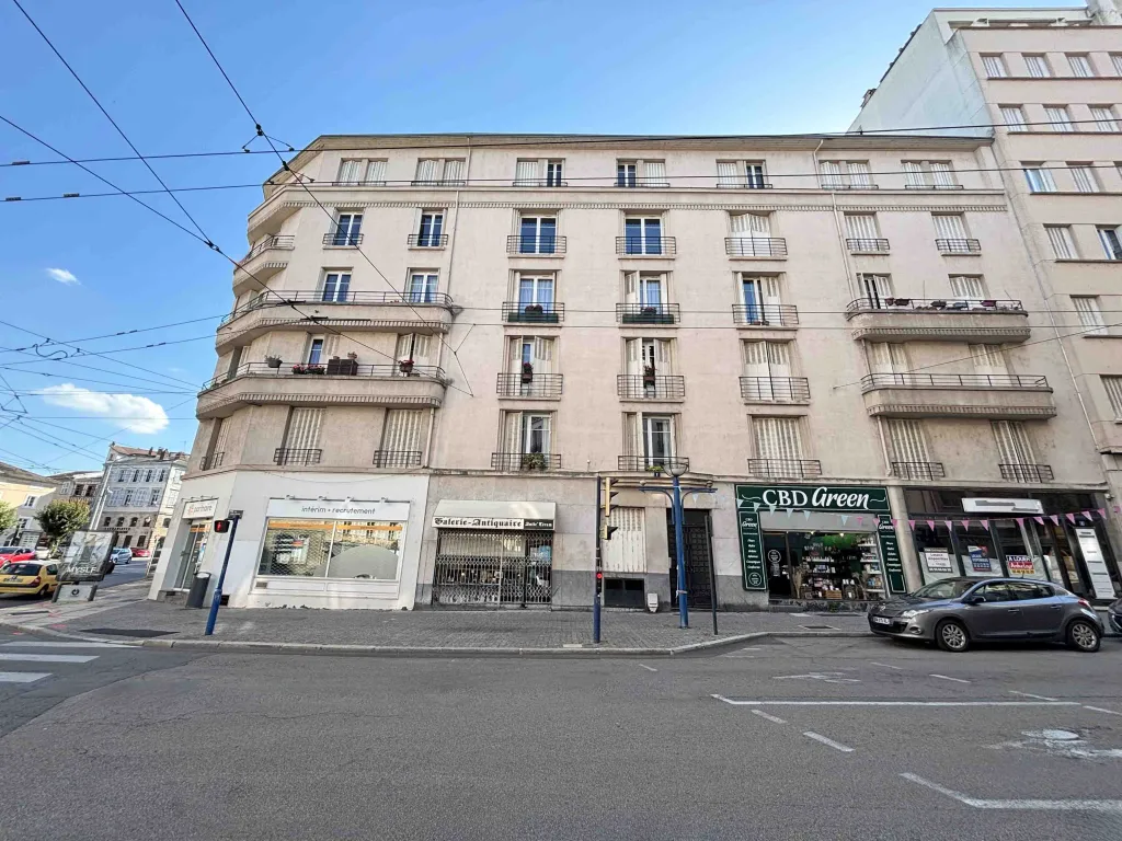 Appartement en hyper-centre avec ascenseur et parking