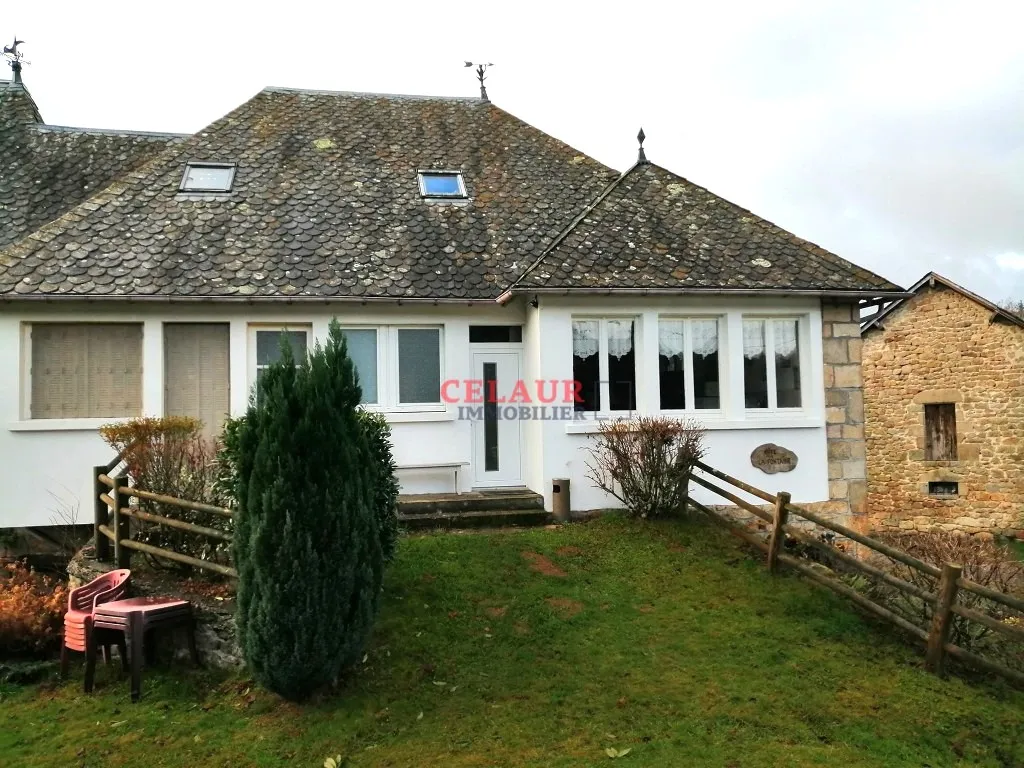 ENSEMBLE IMMOBILIER TOURISTIQUE AVEC FONDS DE COMMERCE SUR 77022m&sup2; DE TERRAIN