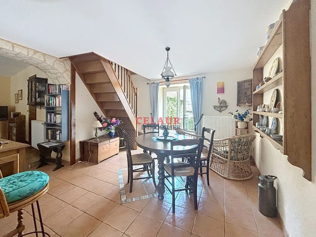 JOLIE MAISON DE BOURG AVEC JARDIN ET TERRASSE