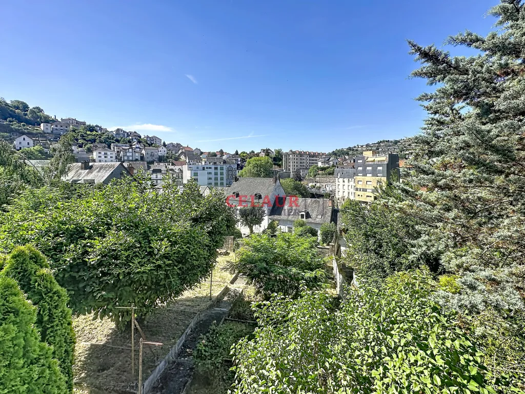 MAISON DE VILLE A RENOVER